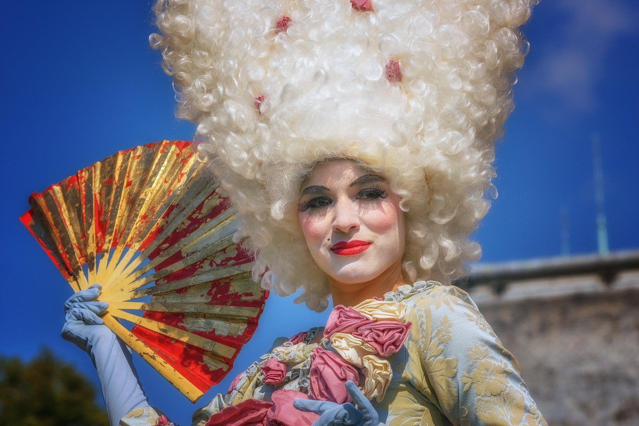 五月电影中的美丽女人，美丽与故事的完美交织